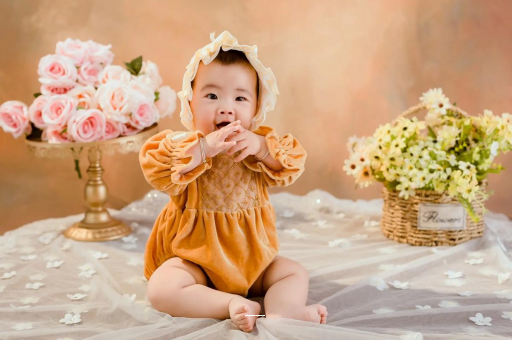 鹤岗宝宝多大可以戴银手镯